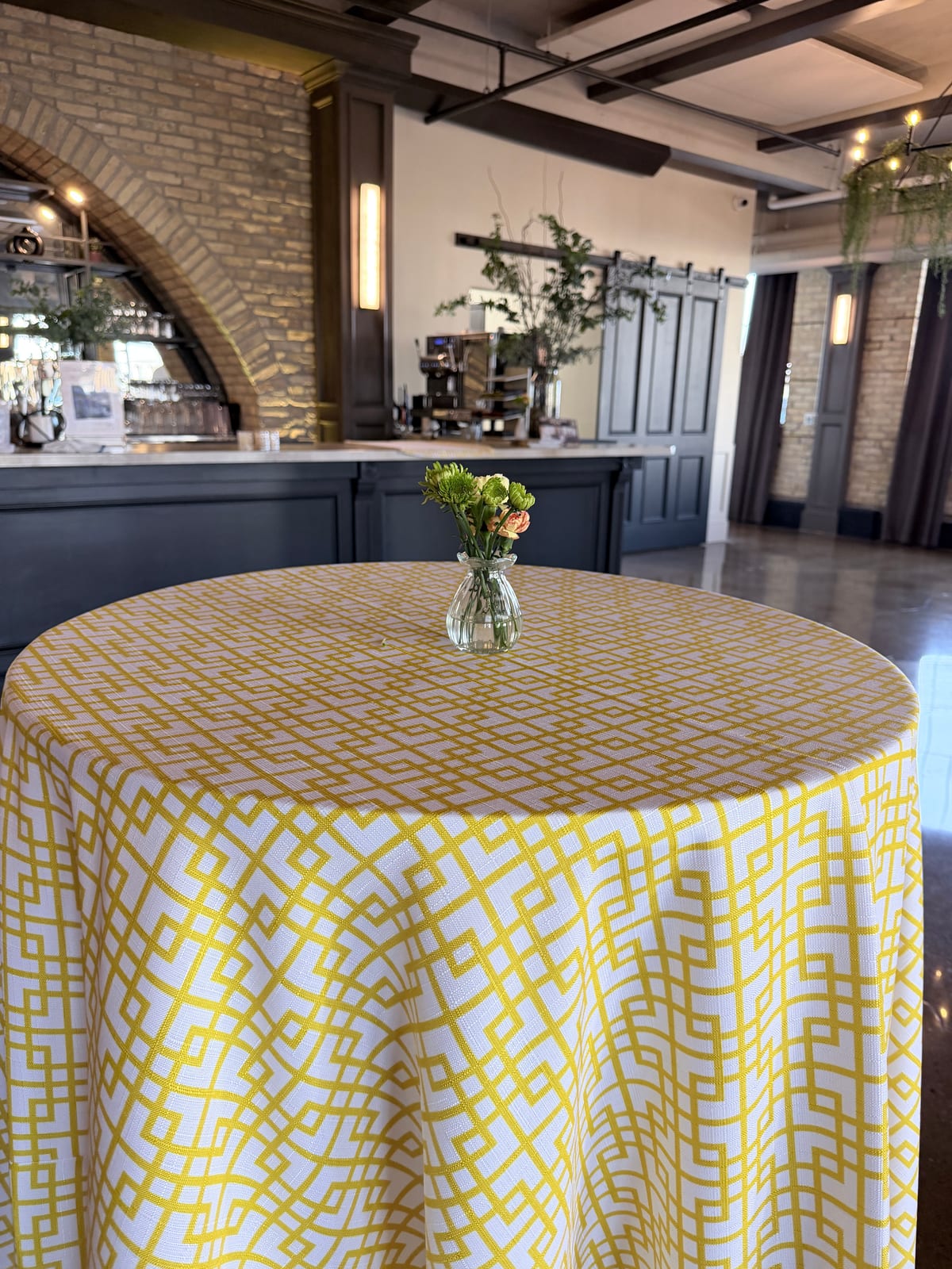 Amber Matrix tablecloth at a Windy City Linen event