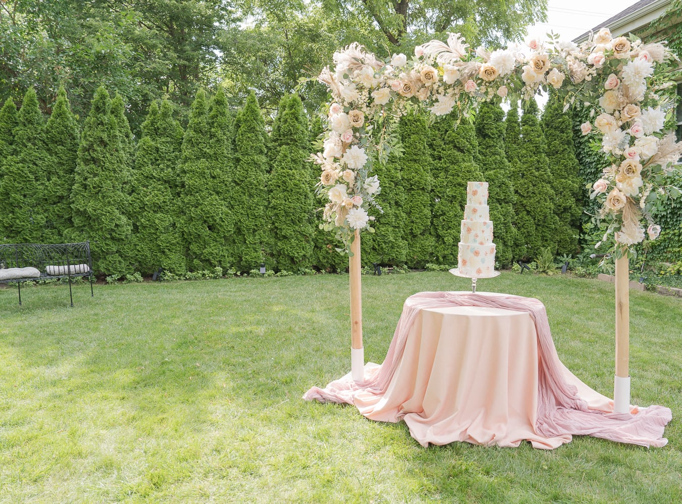 Jute Apricot linen cuff at a Windy City Linen event