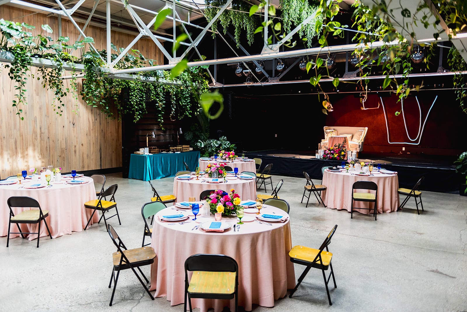 Jute Apricot linen cuff at a Windy City Linen event