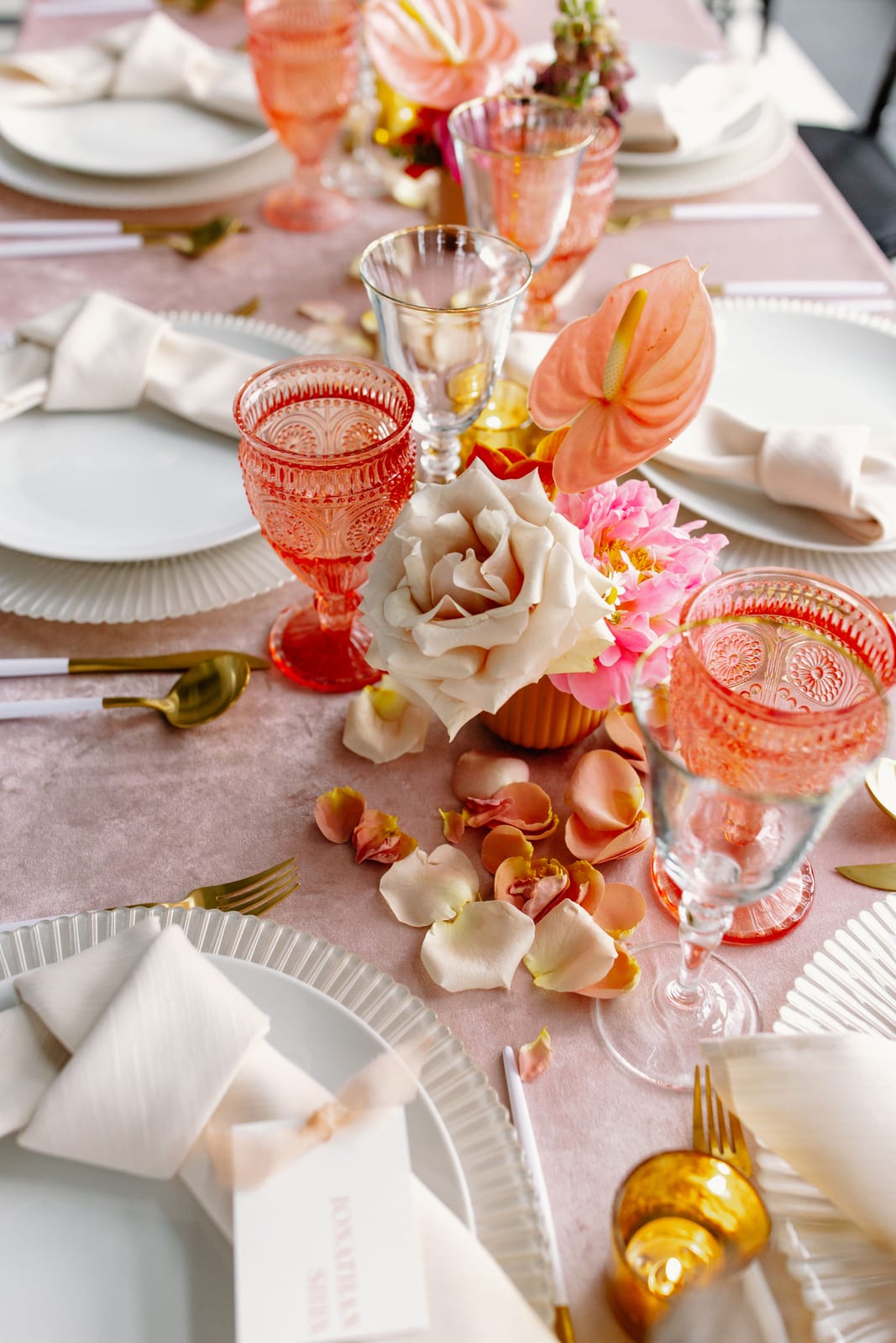 Velvet Ice Pink tablecloth at a Windy City Linen event