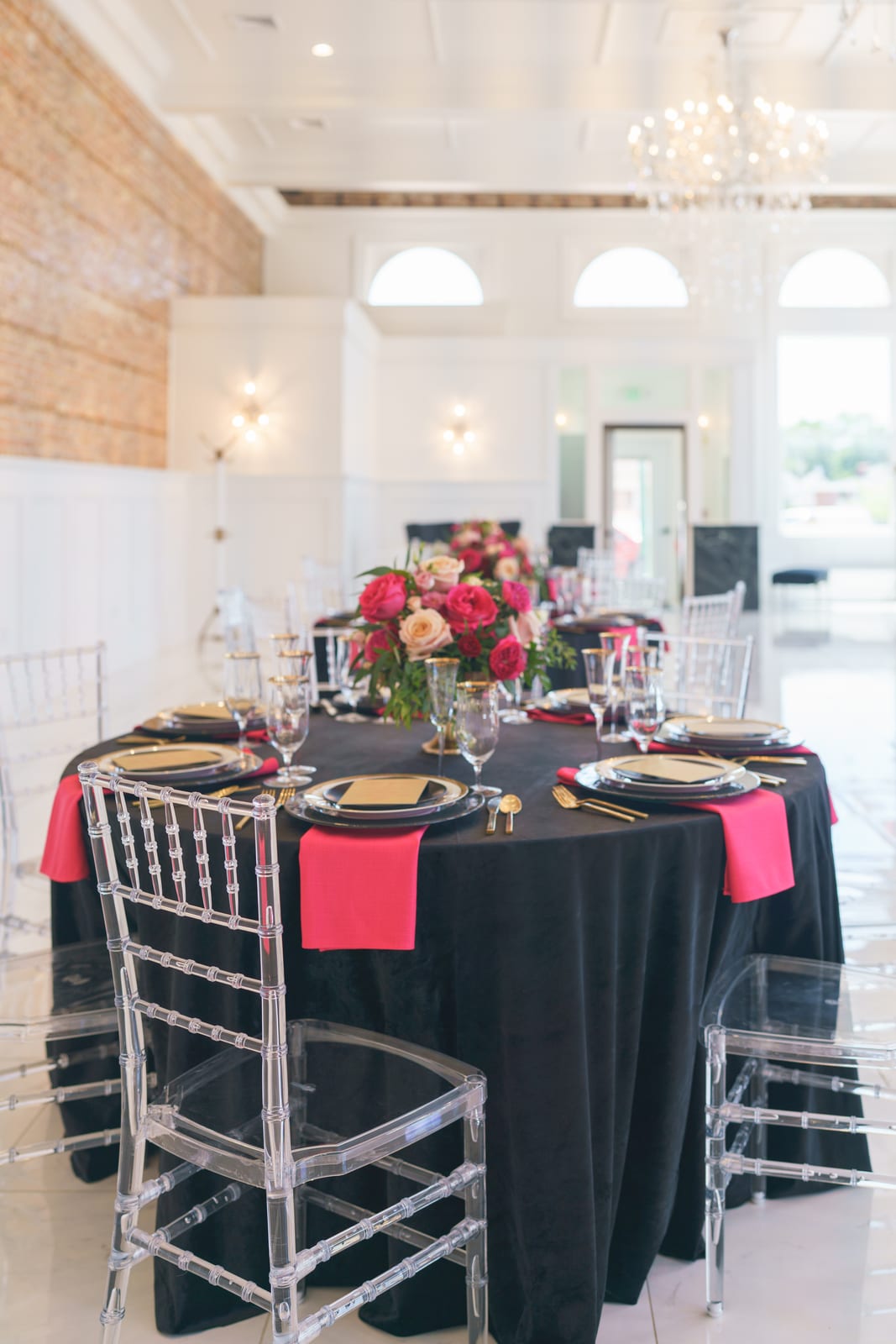 Velvet Black and Matte Lamour Hot Pink at a Windy City Linen event