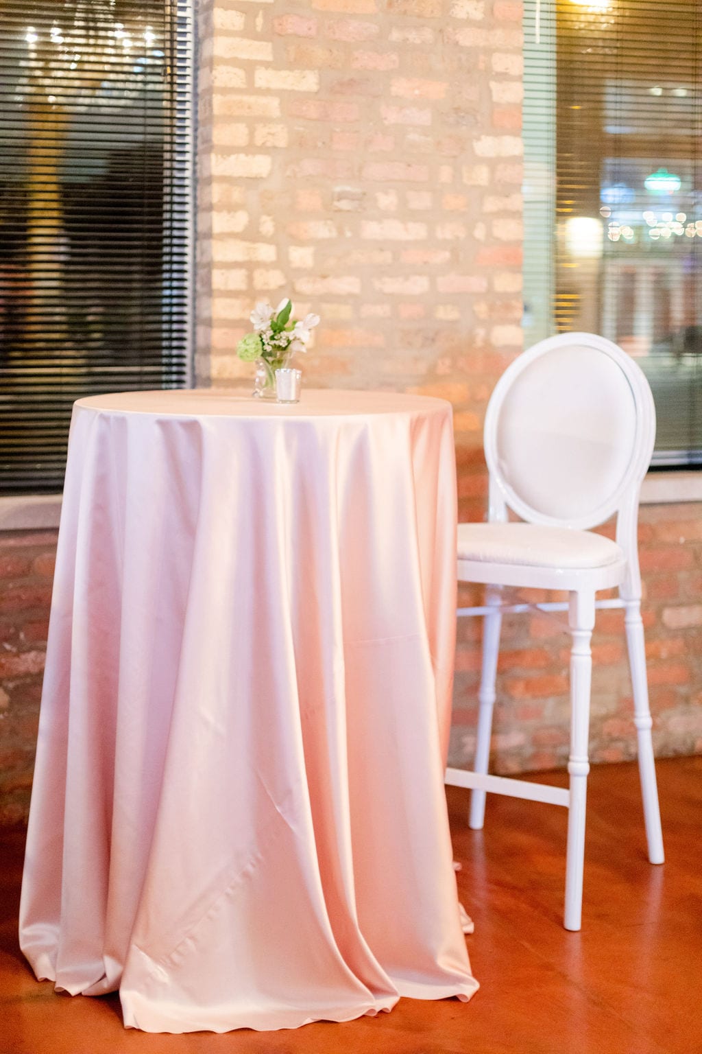 Matte Lamour Blossom Pink table runner at a Windy City Linen event