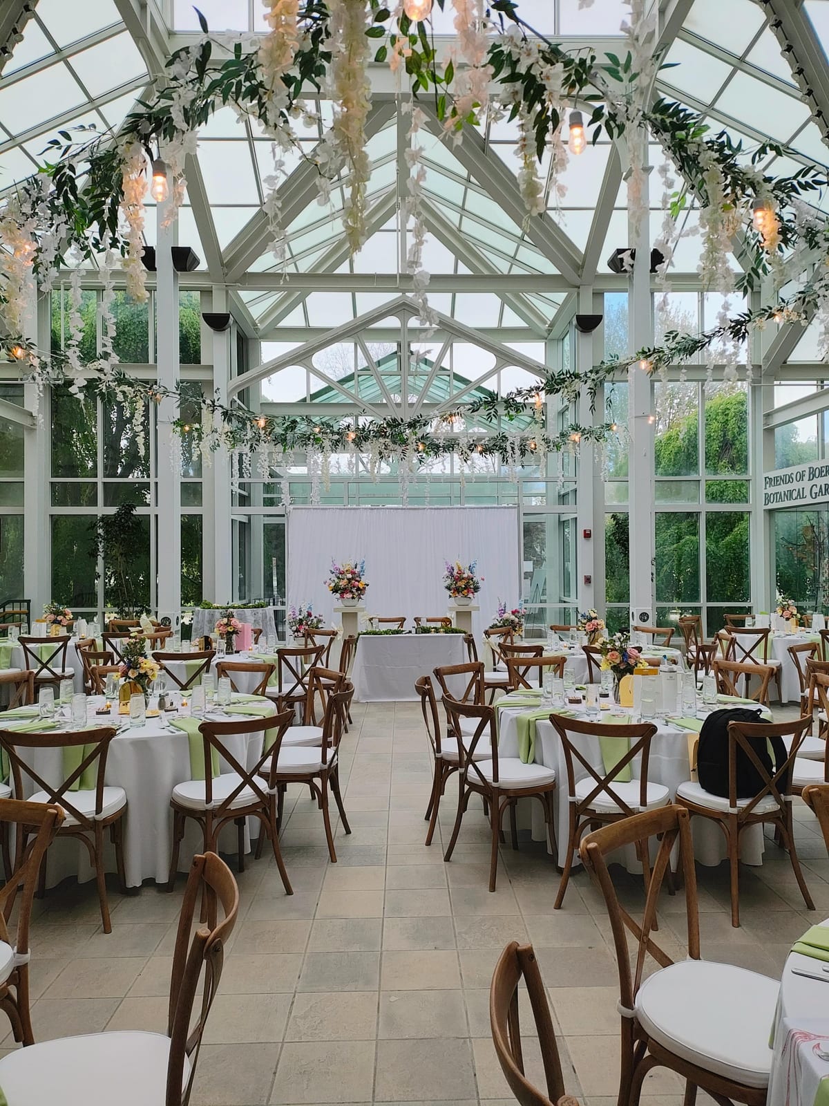 Classic Solid White and Classic Solid Apple at a Windy City Linen event