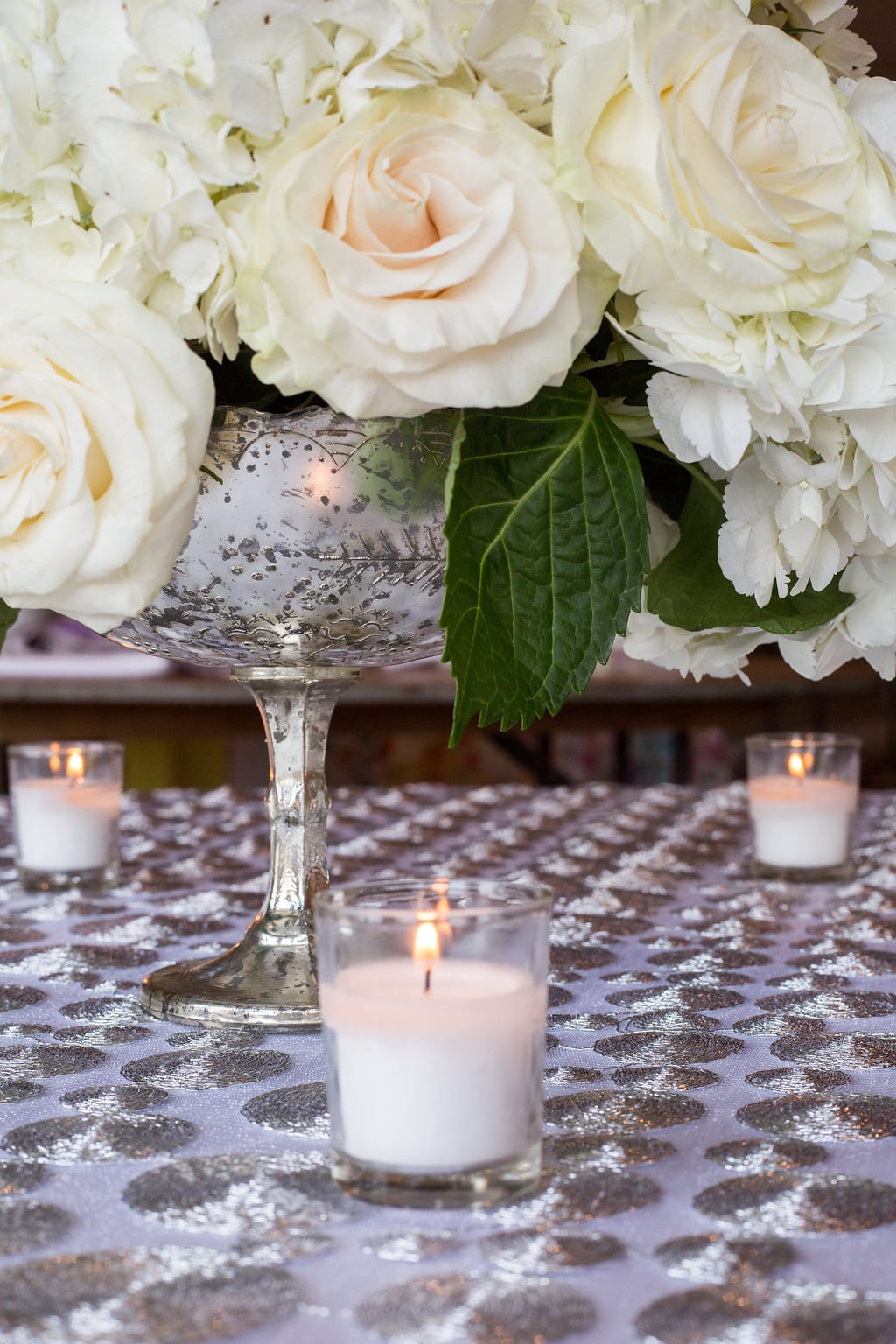 Concentric Silver tablecloth at a Windy City Linen event