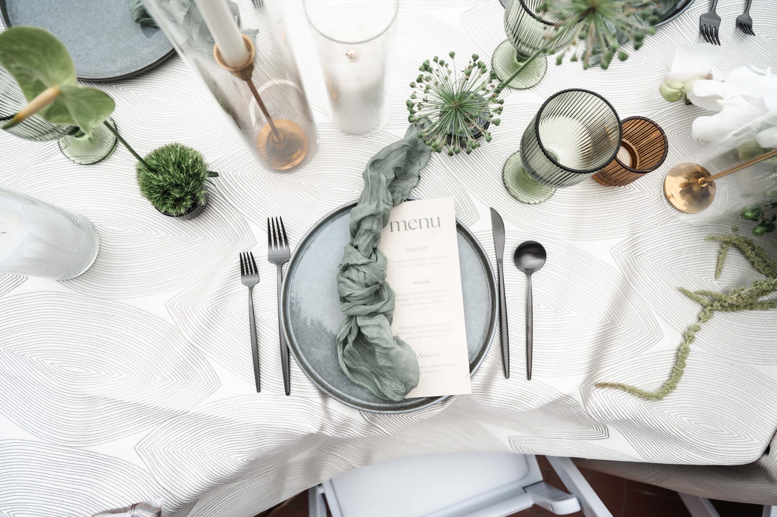 Echo Lumiere tablecloth at a Windy City Linen event