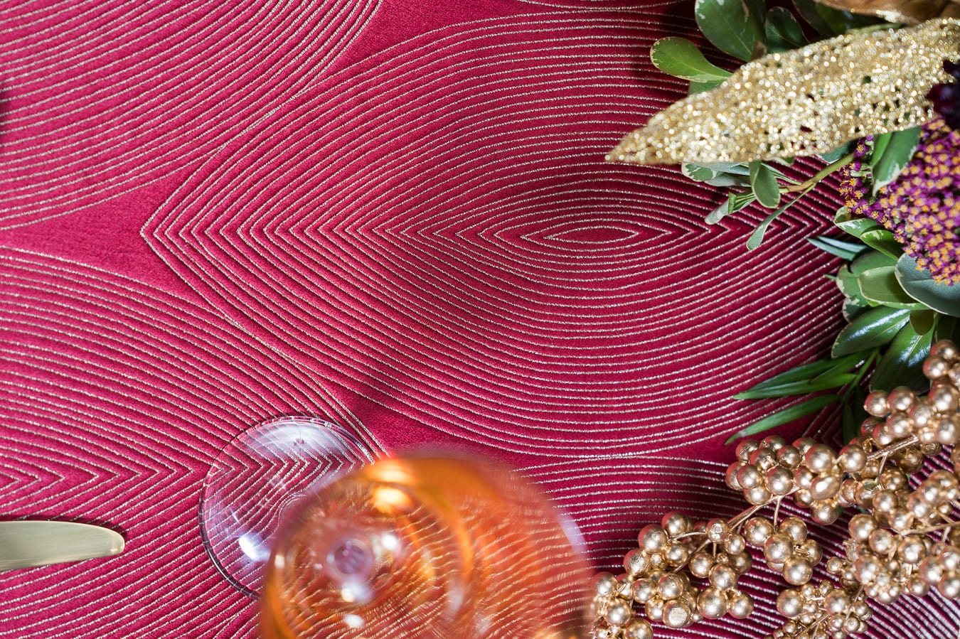 Echo Rouge tablecloth at a Windy City Linen event