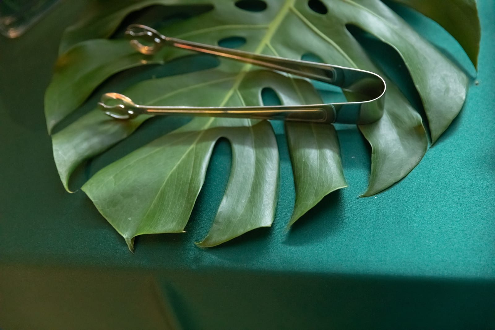 Matte Lamour Hunter table runner at a Windy City Linen event