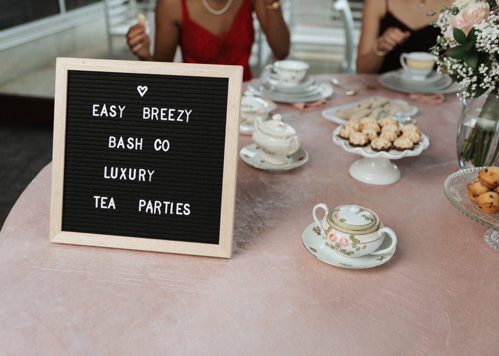 Velvet Ice Pink tablecloth at a Windy City Linen event
