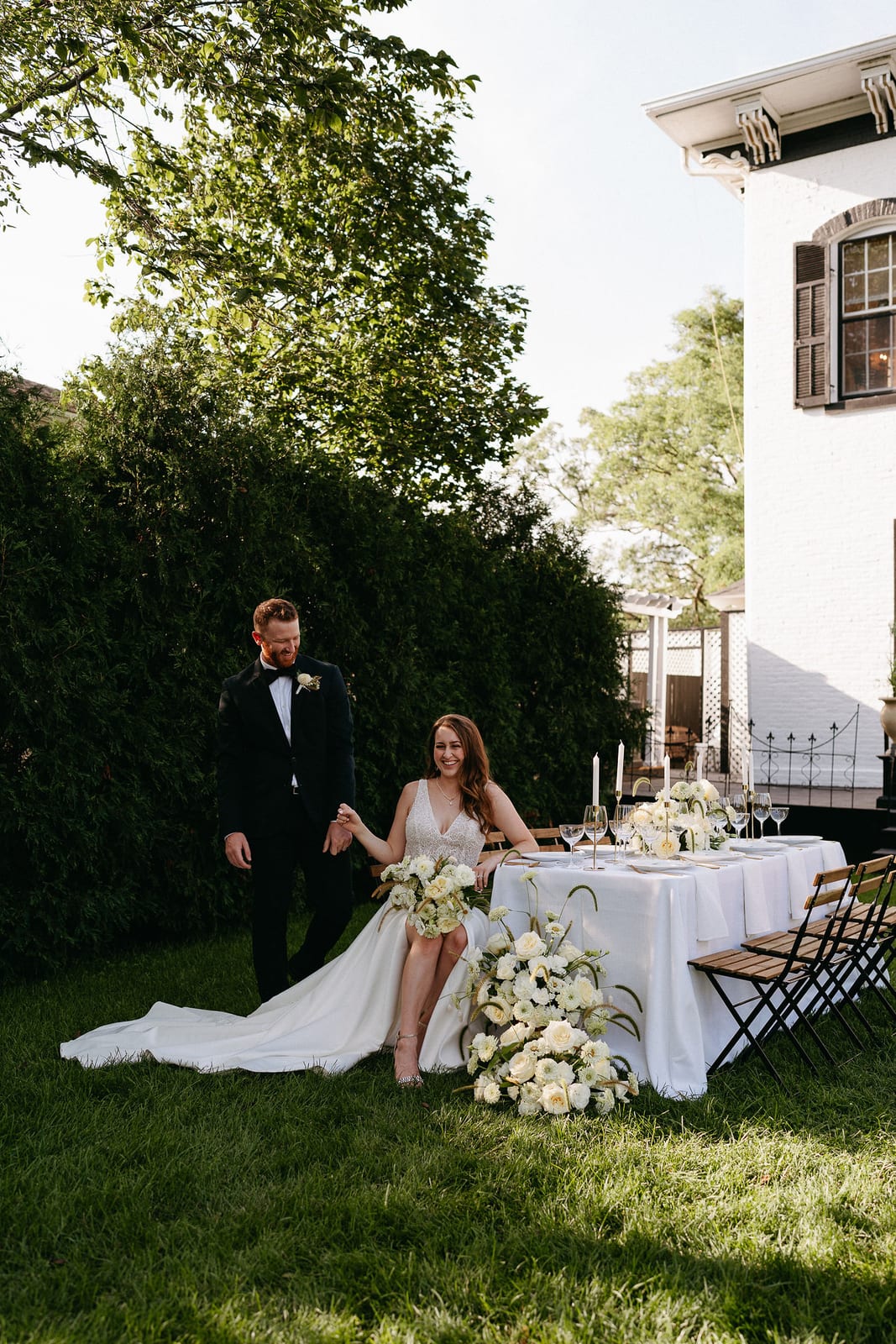 Classic Solid Ivory tablecloth at a Windy City Linen event