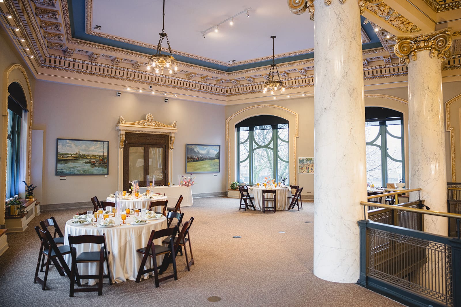 Velvet Ivory tablecloth at a Windy City Linen event