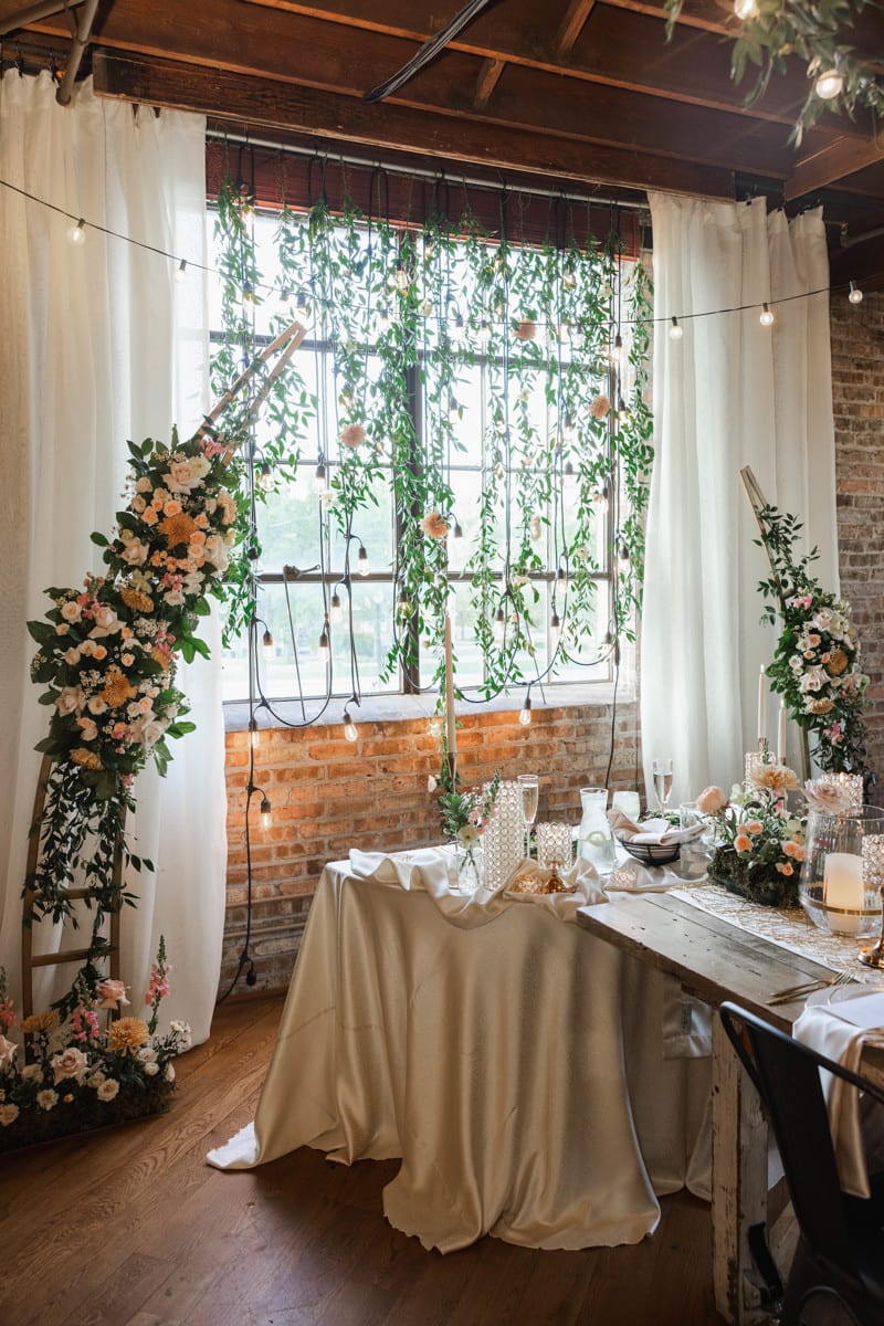 Verve Ivory tablecloth at a Windy City Linen event