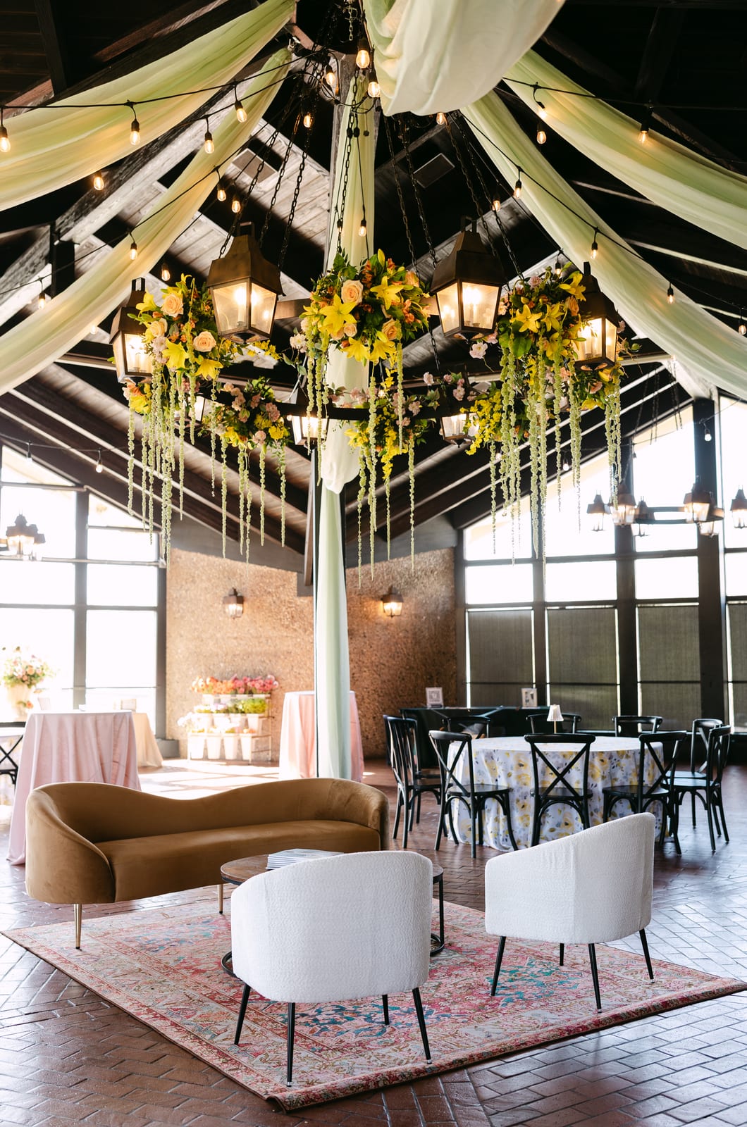 Lucia tablecloth at a Windy City Linen event