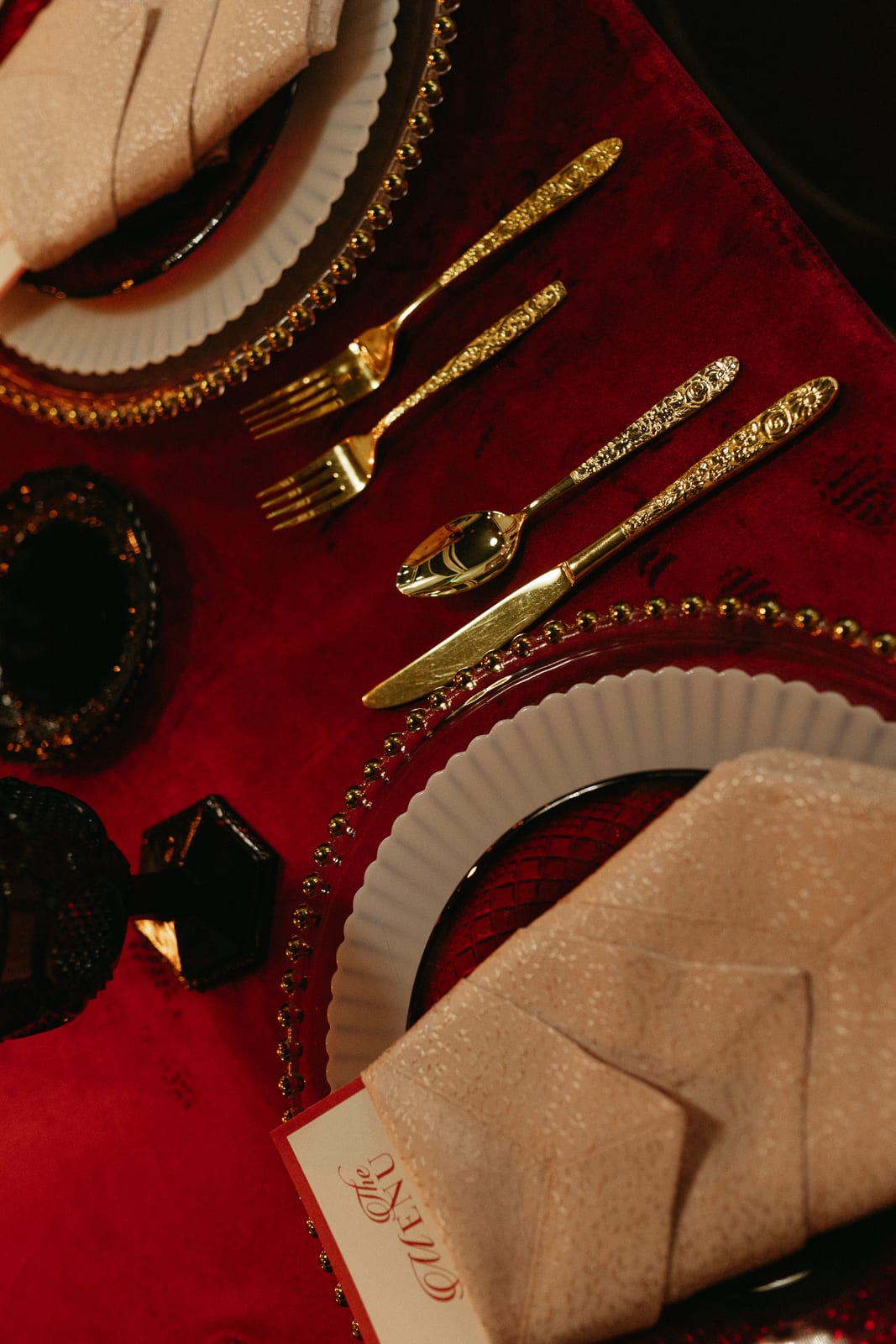 Velvet Merlot and with Gold Soiree Napkin at a Windy City Linen event