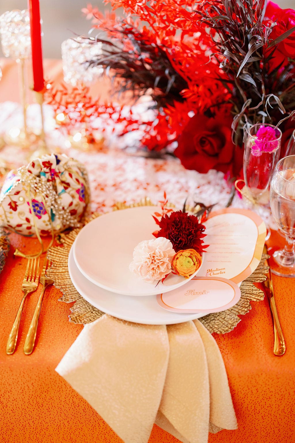 Soiree Papaya and with Gold Soiree Napkin at a Windy City Linen event