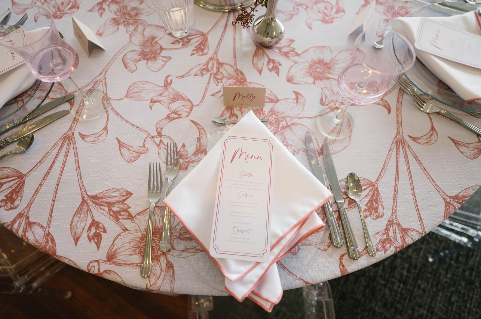 Hampton Botanical Rosé and with White Napkin with Rose Trim at a Windy City Linen event