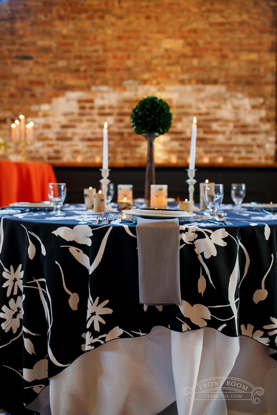 Silhouette tablecloth at a Windy City Linen event