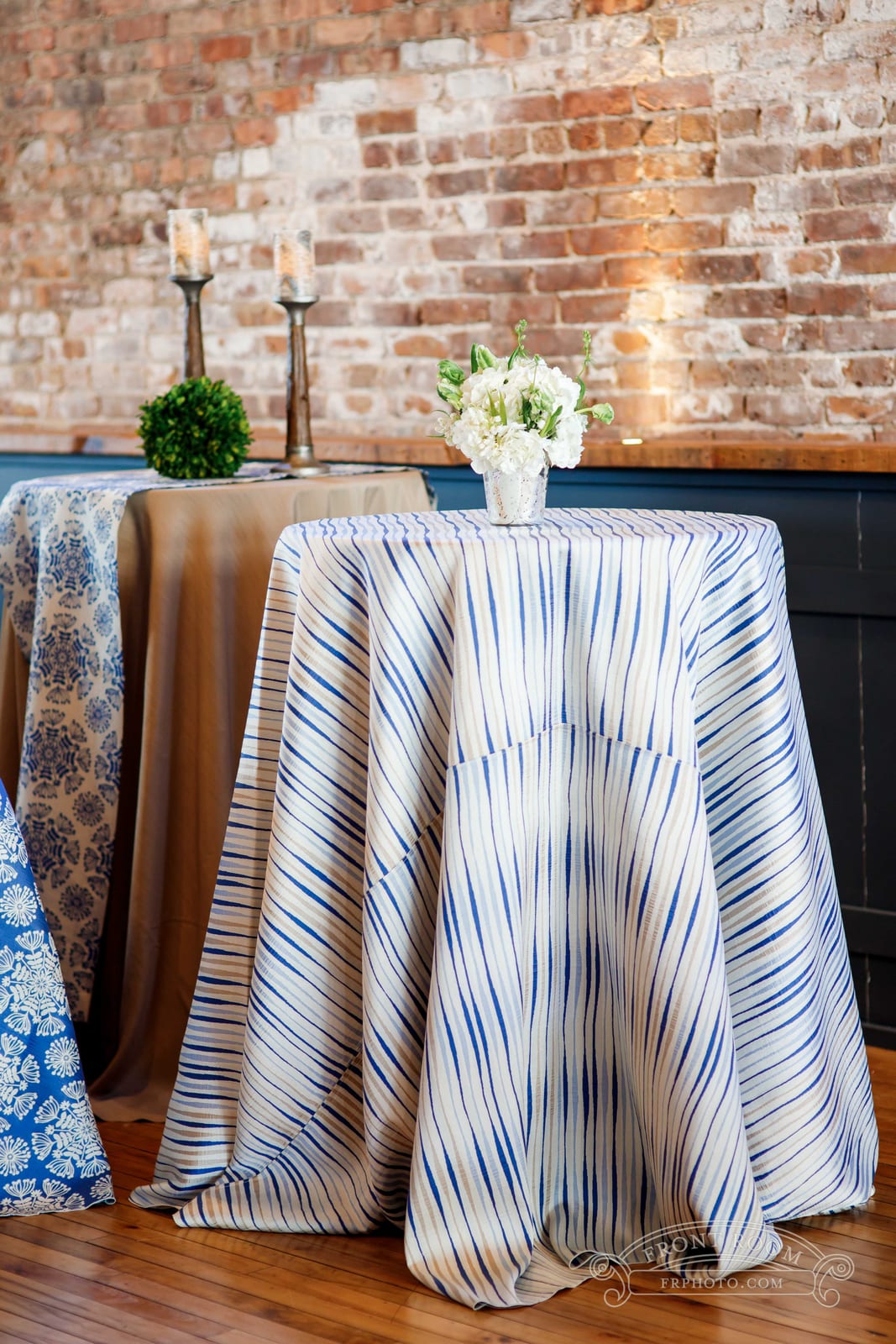 Sonoma Stripe Blue tablecloth at a Windy City Linen event