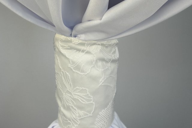 Specialty Eleanor linen cuff