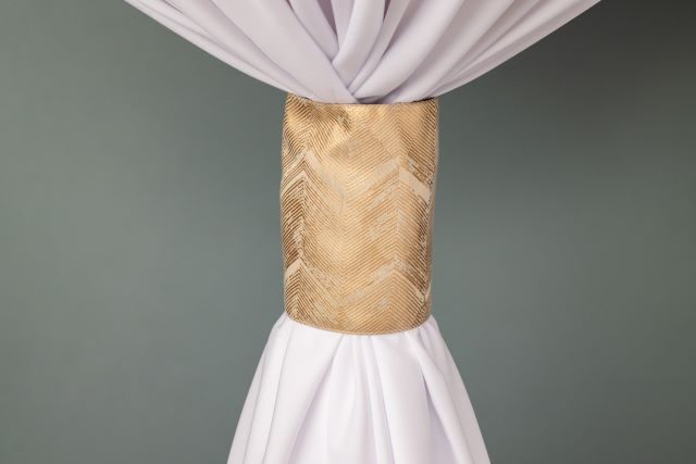 Specialty Gatsby linen cuff