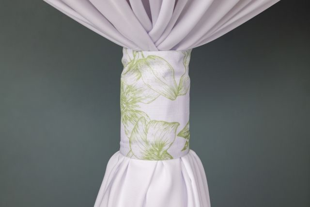 Specialty Hampton Botanical Apple linen cuff