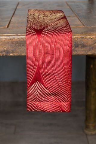 Specialty Echo Rouge napkin