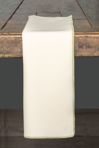 Specialty Ivory with Apple Trim napkin
