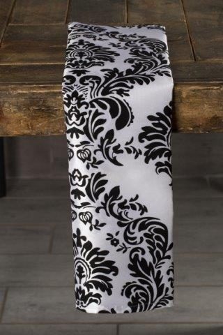 Specialty Amandine Black on White napkin